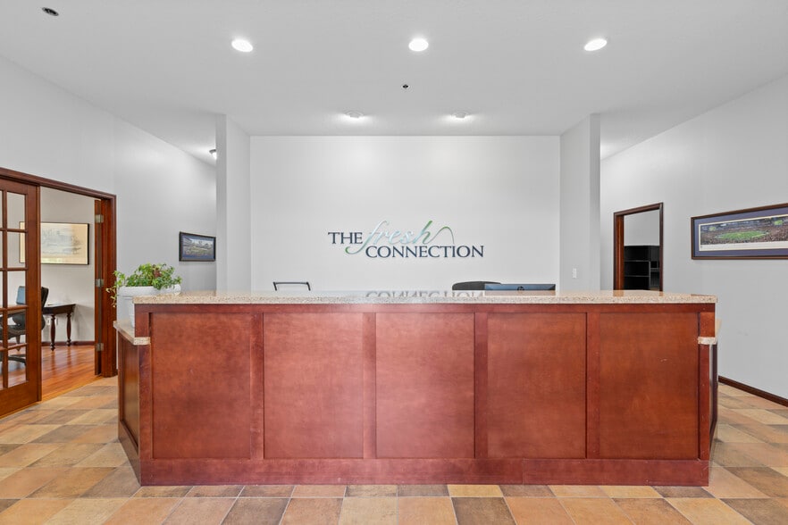More Photos Of 9340 Hennepin Town Rd, Eden Prairie Office For Sale