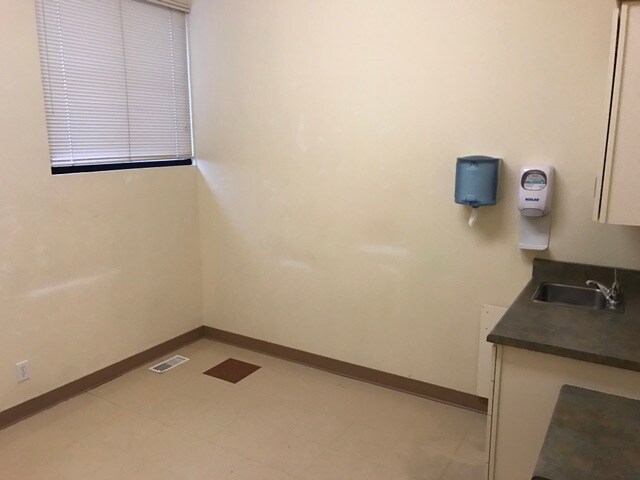 More Photos Of 916 Indiana Ave, Pueblo Medical For Sale