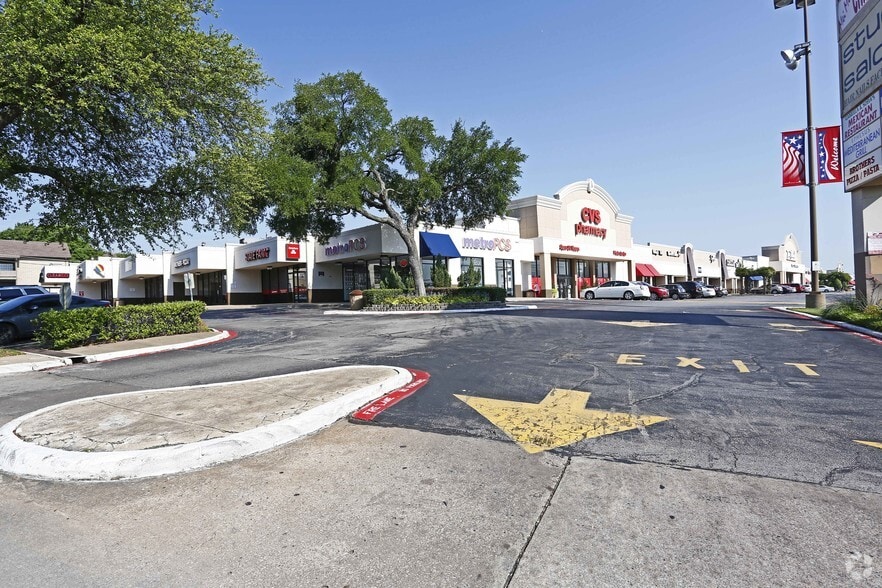 More Photos Of 10455 N Central Expy, Dallas Unknown For Lease