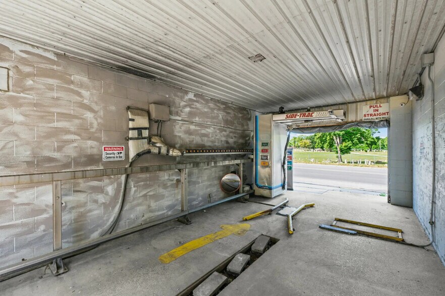 More Photos Of 3562 Lagrange St, Toledo Carwash For Sale