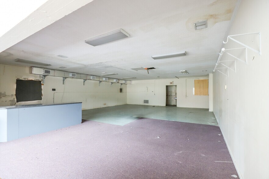 More Photos Of 2803 NW 6th St, Gainesville Freestanding For Lease