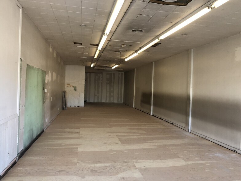 More Photos Of 1141-1143 New Britain Ave, West Hartford Storefront Retail Office For Lease