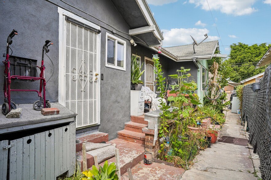 More Photos Of 1844-1848 Atlantic Ave, Long Beach Storefront Retail Residential For Sale