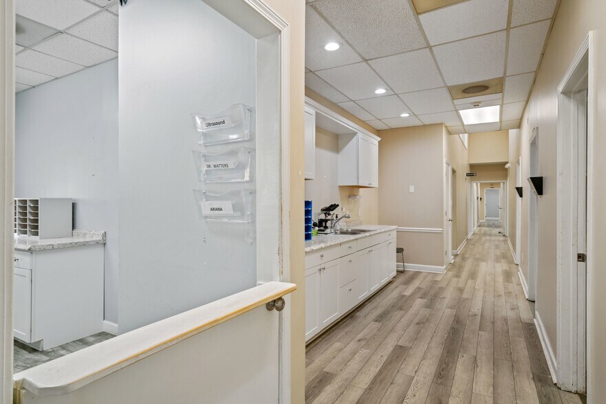 More Photos Of 237 Upper Riverdale Rd, Riverdale Medical For Sale