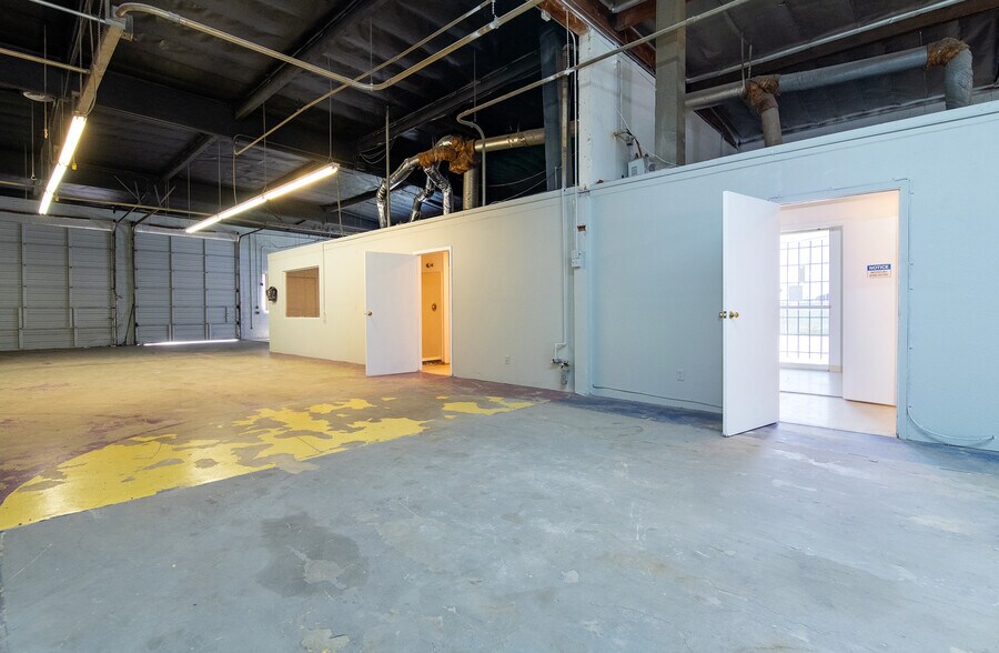 More Photos Of 11810-11812 Greenstone Ave, Santa Fe Springs Manufacturing For Sale