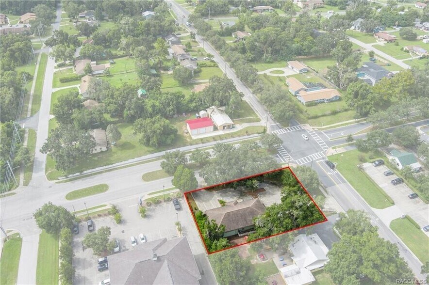 More Photos Of 102 E Highland Blvd, Inverness Drugstore For Sale