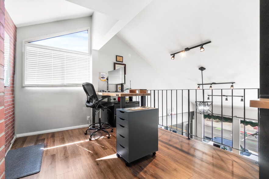More Photos Of 2734 E Broadway, Long Beach Loft Creative Space For Sale