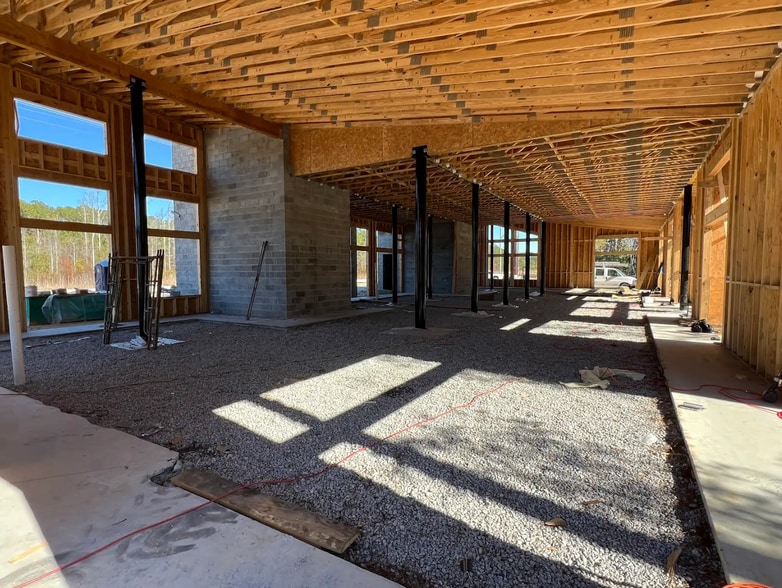 More Photos Of 5 Hampton Lake Dr, Bluffton Storefront Retail Office For Lease