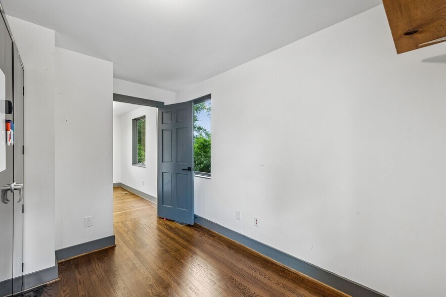 More Photos Of 2831 Azalea Pl, Nashville Office Residential For Lease