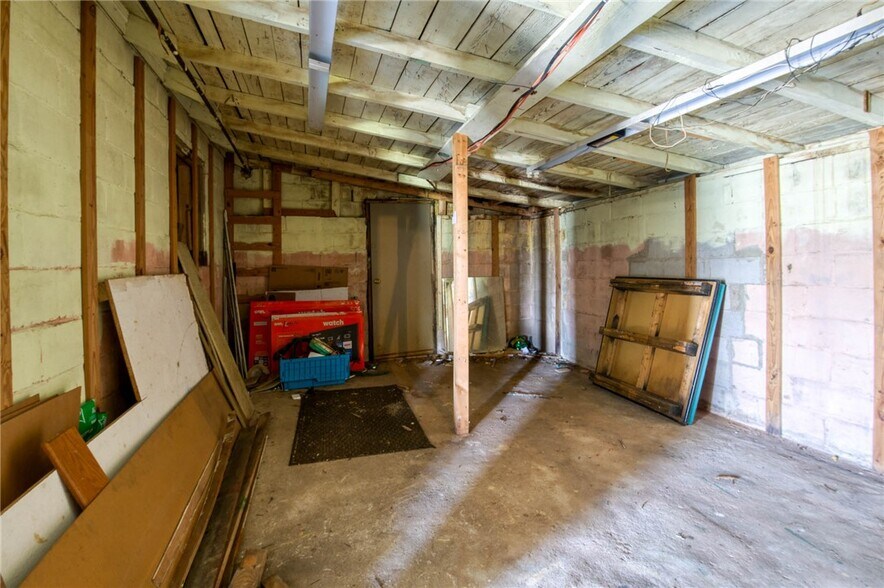 More Photos Of 810 Sportin Life Ln, Westminster Freestanding For Sale