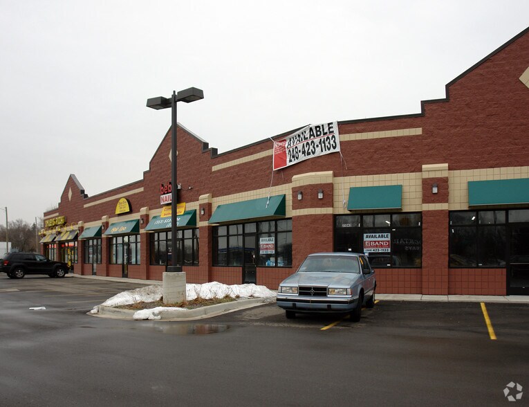More Photos Of 25031-25047 Grand River Ave, Redford Unknown For Lease