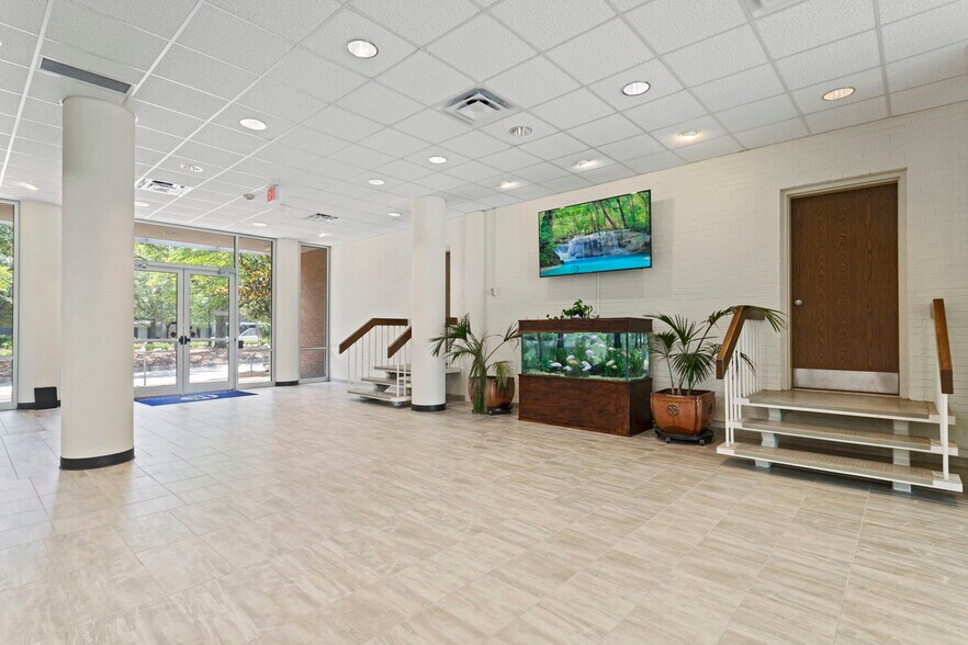 More Photos Of , Baton Rouge Office For Sale