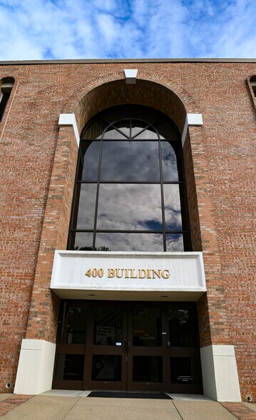 More Photos Of 400 Office Park Dr, Birmingham Office For Sale