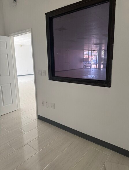 More Photos Of 12033 Veterans Memorial Dr, Houston Unknown For Lease