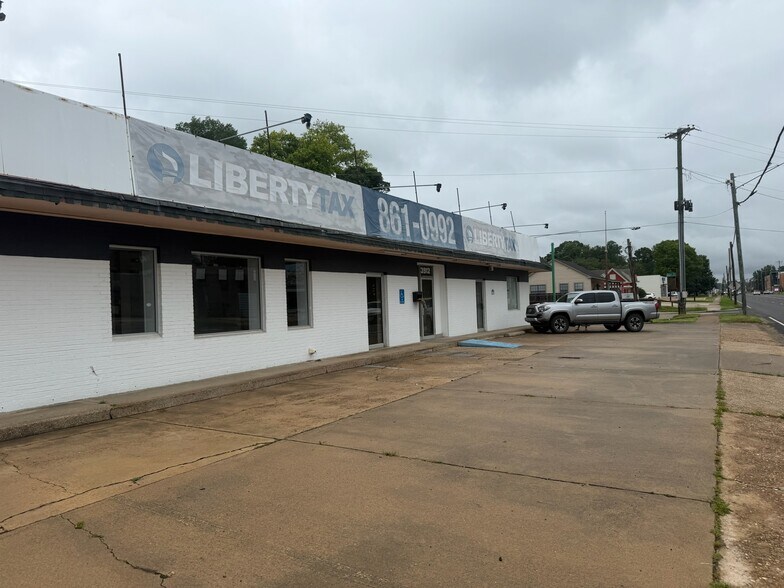 Primary Photo Of 3910 Youree Dr, Shreveport Freestanding For Lease