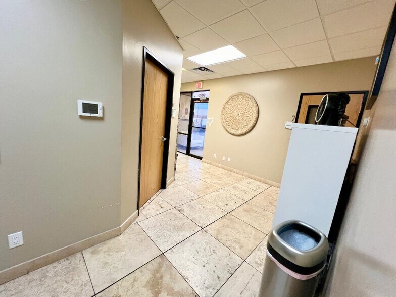 More Photos Of 7302 E Helm Dr, Scottsdale Flex For Sale