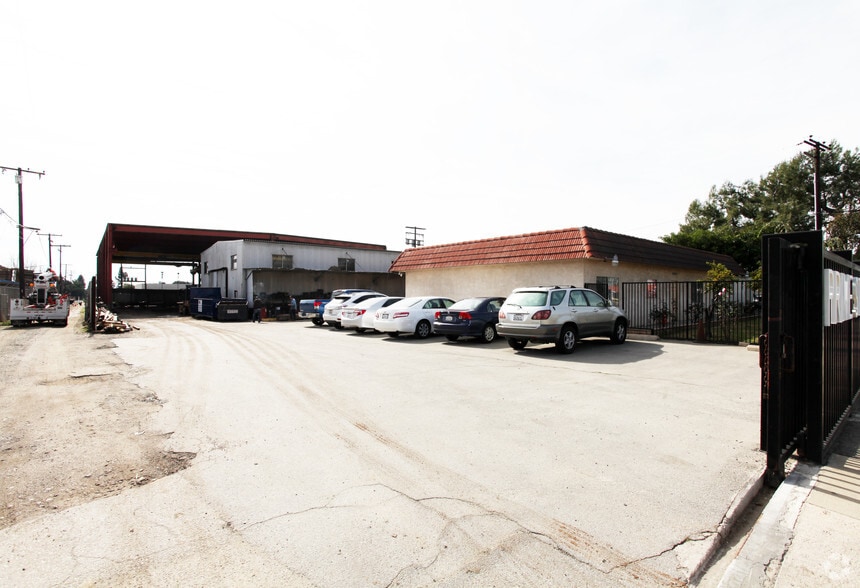 Primary Photo Of 1394 E 9th St, Pomona Contractor Storage Yard For Sale