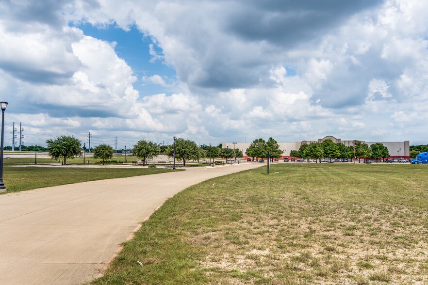 More Photos Of 977 State Highway 121, Allen Land For Sale