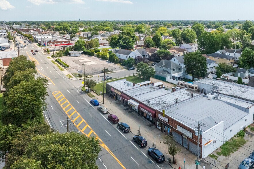 More Photos Of 1155-1157 Hempstead Tpke, Franklin Square General Retail For Sale
