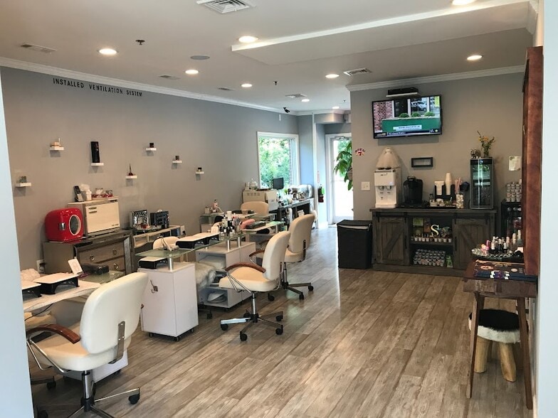 More Photos Of 652 Main Rd, Towaco Storefront Retail Office For Lease