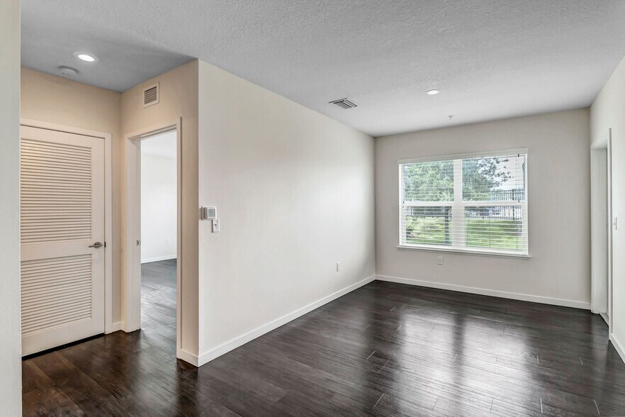 More Photos Of 8870 W Waters Ave, Tampa Apartments For Sale