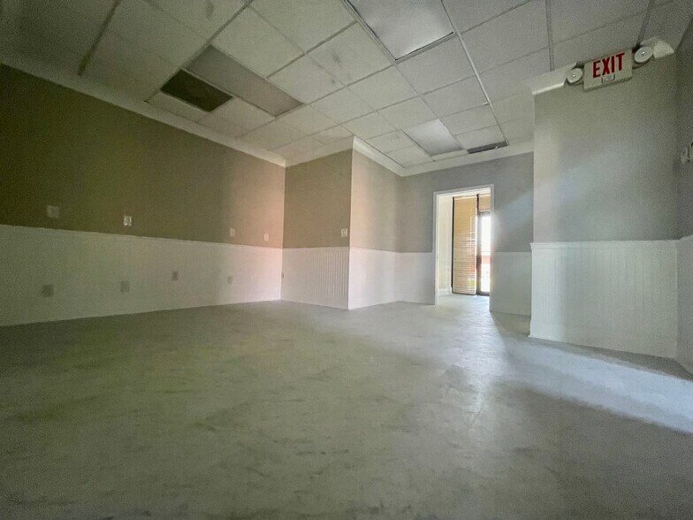 More Photos Of 4913 Summer Oak Dr, Buford Light Manufacturing For Lease