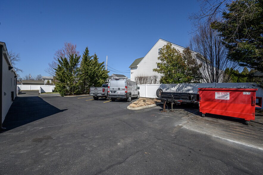 More Photos Of 1400 Union Ave, Union Beach Office For Sale