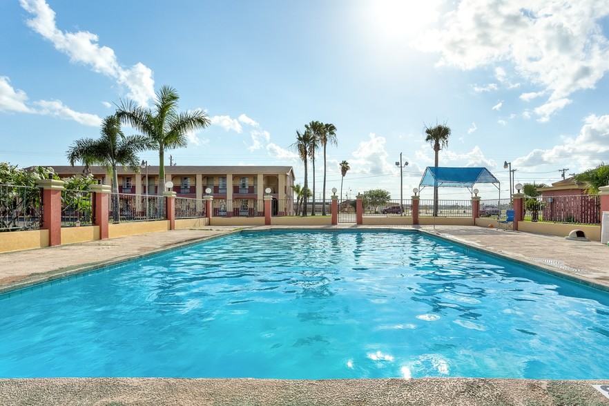 More Photos Of 1990 W Expressway 83, Mercedes Hotel For Sale