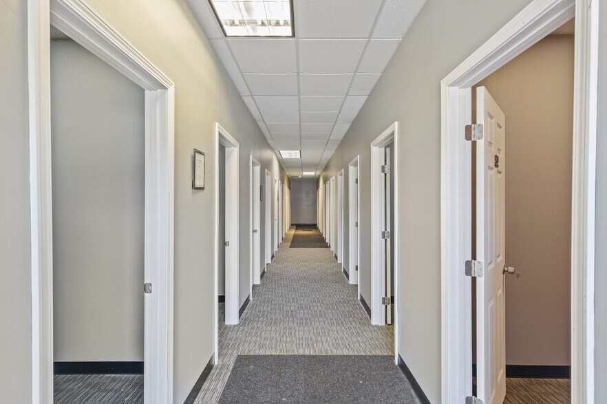 More Photos Of 8180 Tara Blvd, Jonesboro Freestanding For Sale