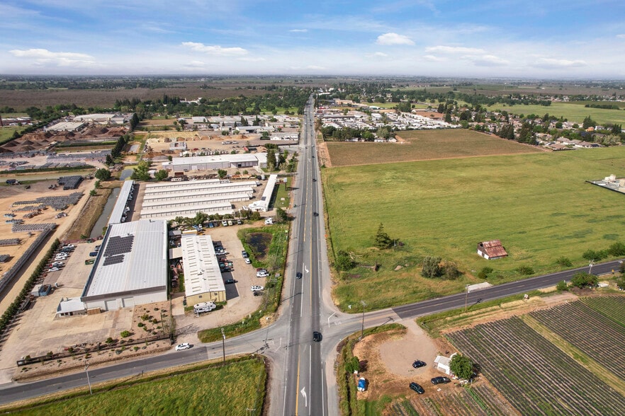 More Photos Of 12811 E Brandt Rd, Lockeford Warehouse For Sale