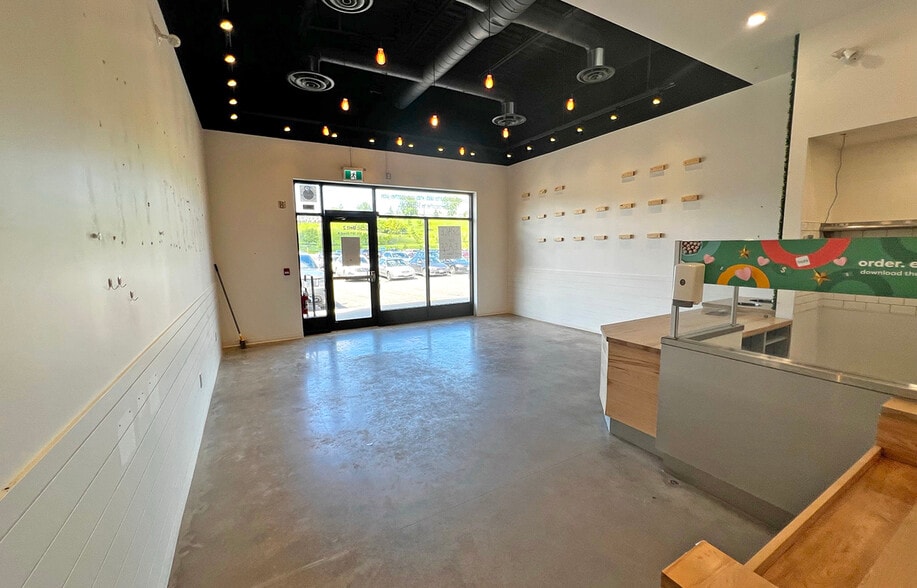 More Photos Of 801-925 18th St N, Brandon Unknown For Lease