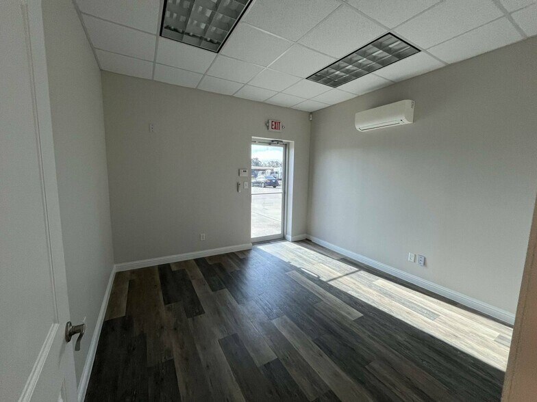 More Photos Of 21627 Rhodes Rd, Spring Warehouse For Lease