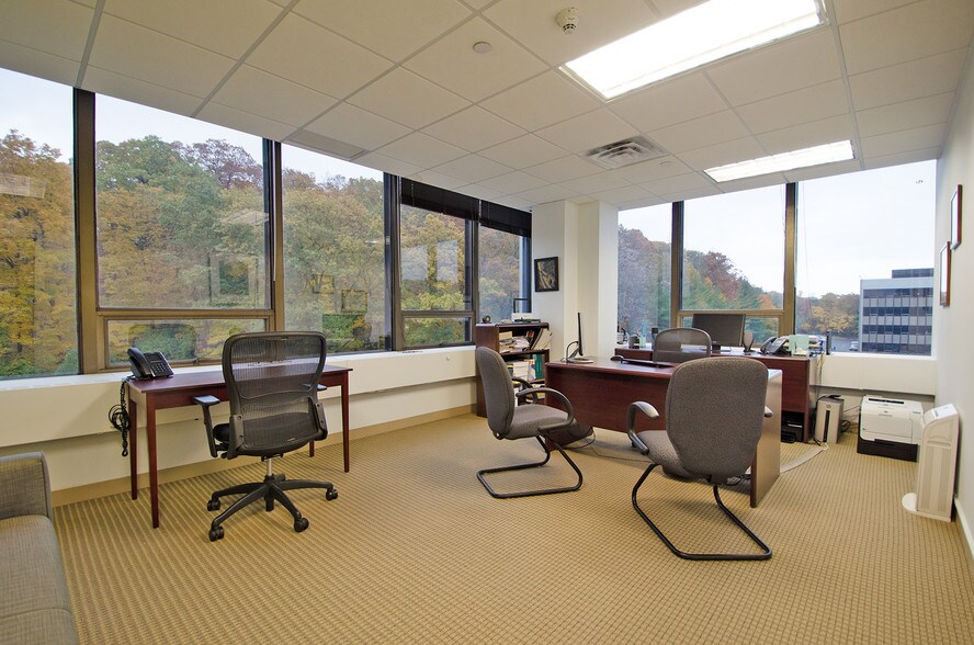 More Photos Of 600 Mamaroneck Ave, Harrison Office For Lease