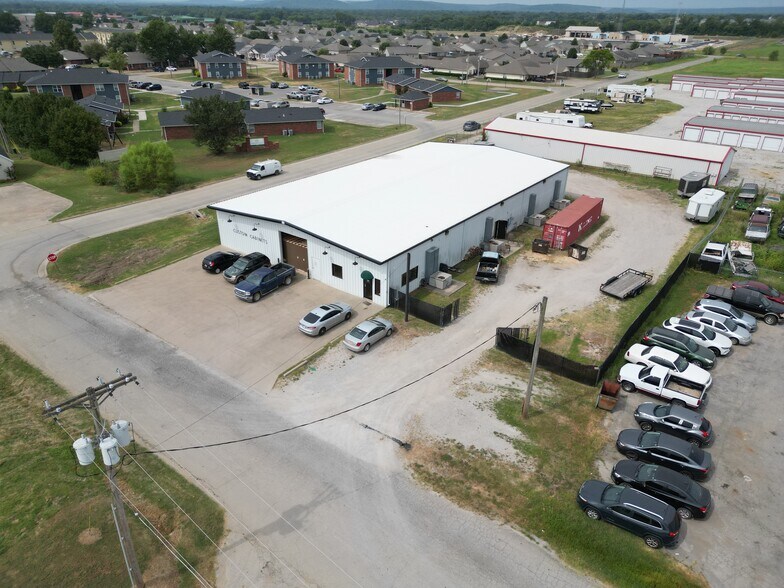 More Photos Of 204 S Hominy Ave, Skiatook Industrial For Sale