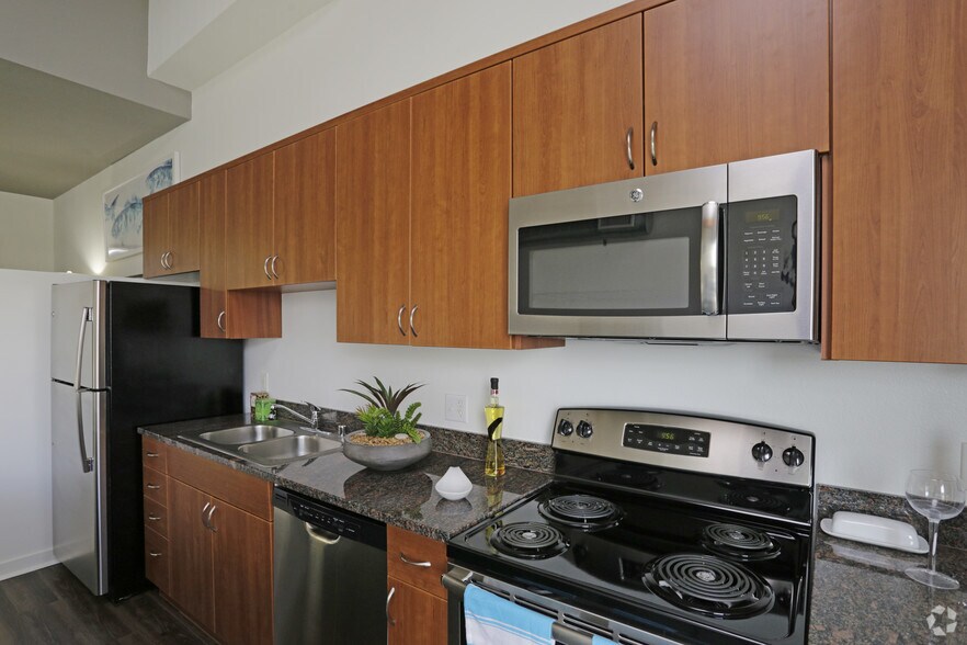 More Photos Of 707-777 G St, San Diego Apartments For Lease