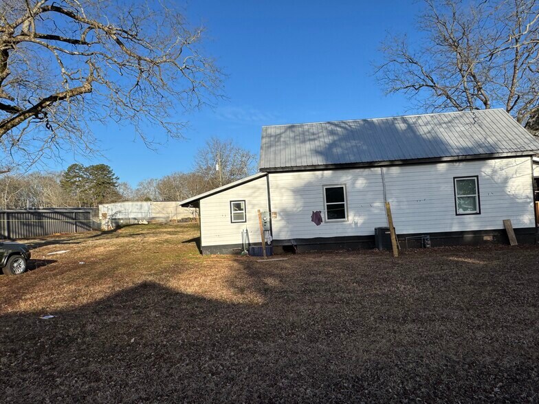 More Photos Of 8665 Maysville Rd, Maysville Self Storage For Sale