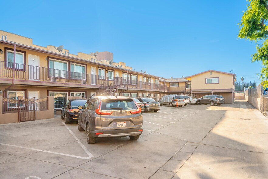 More Photos Of 6653 Darby Ave, Reseda Apartments For Sale