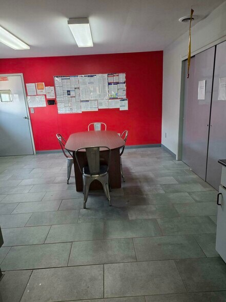 More Photos Of 5967 Robinson Rd, Lockport Auto Dealership For Lease