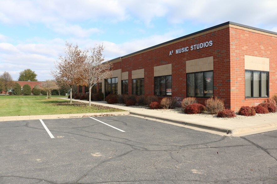 More Photos Of 8811 92nd St S, Cottage Grove Office For Lease