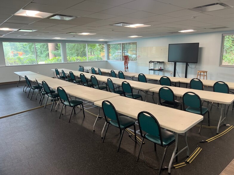 More Photos Of 1888 Cotillion Dr, Atlanta Loft Creative Space For Sale