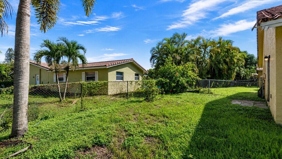 More Photos Of 11281 NW 39th St, Coral Springs Multifamily For Sale