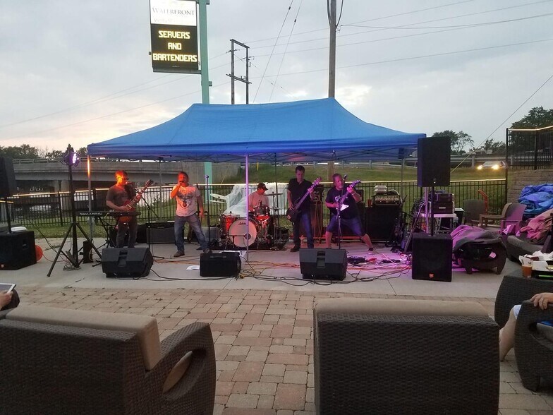 More Photos Of 3309 N Chapel Hill Road, Johnsburg Hotel For Sale