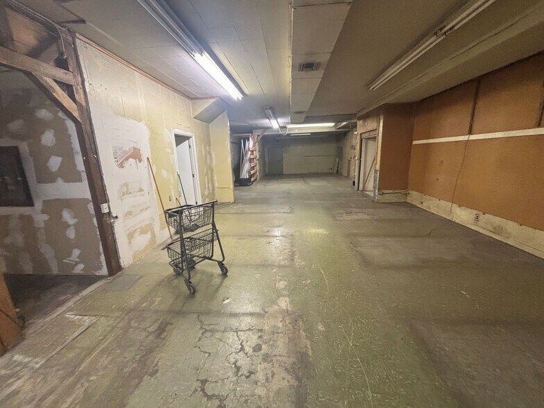 More Photos Of 118 W Route 66, Flagstaff General Retail For Lease