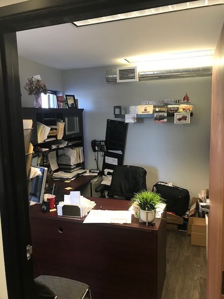 More Photos Of 3700 N Industry Ave, Lakewood Research And Development For Lease