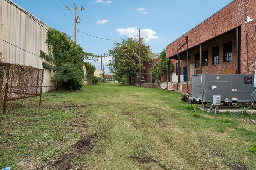 More Photos Of 10-28 N Guthrie Ave, Tulsa Manufacturing For Sale