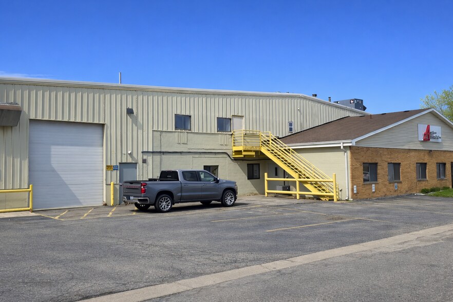 More Photos Of 1801 Bassett St, Lansing Manufacturing For Sale