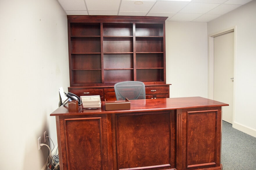 More Photos Of 1304 Somerville Rd SE, Decatur Medical For Sale