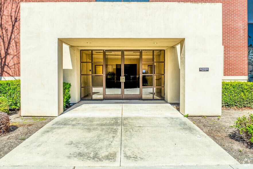 More Photos Of 7488 Shoreline Dr, Stockton Medical For Lease