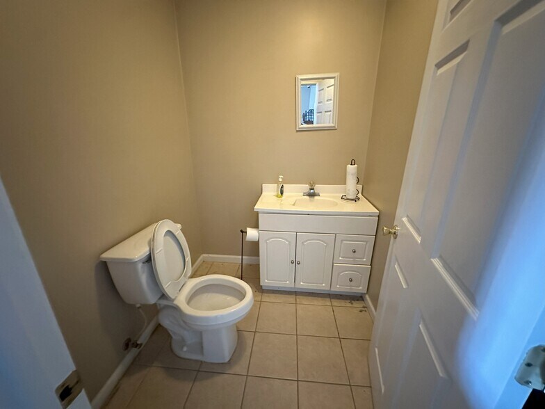 More Photos Of 12432 US-60, Cloverport Auto Repair For Sale