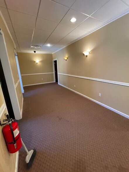 More Photos Of 189 Main Rd, Riverhead Medical For Lease